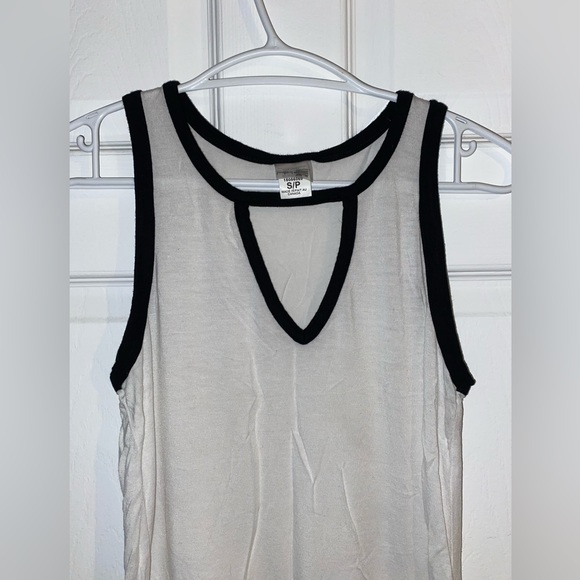 Beach swim cover up - Picture 2 of 2